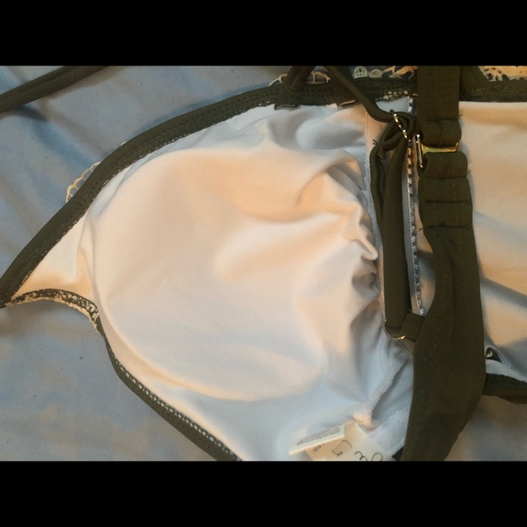 Cupshe olive green one-piece. Size M - Picture 6 of 6